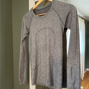 Lululemon Swiftly Tech Long Sleeve Size 4